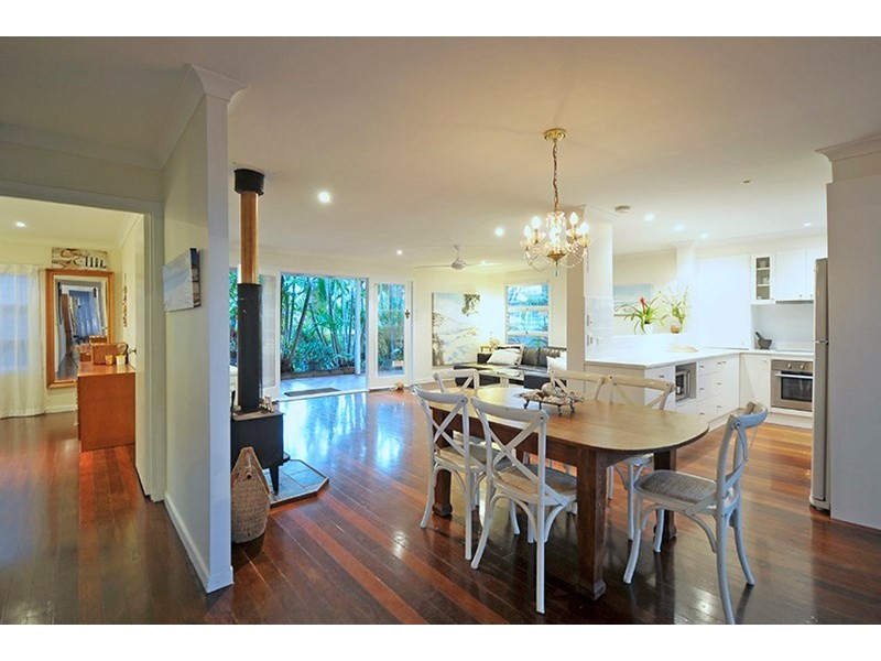 24 Savoy Drive, Broadbeach Waters QLD 4218