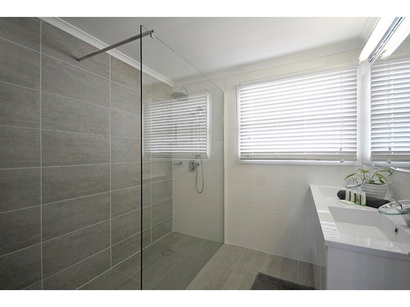 24 Savoy Drive, Broadbeach Waters QLD 4218