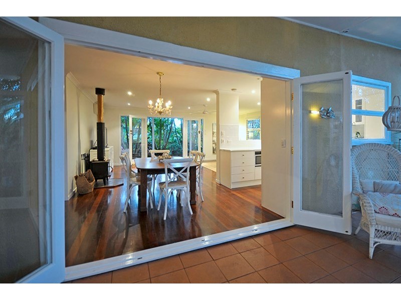 24 Savoy Drive, Broadbeach Waters QLD 4218