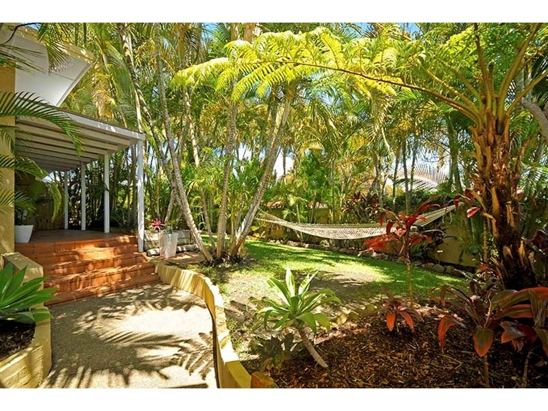 24 Savoy Drive, Broadbeach Waters QLD 4218