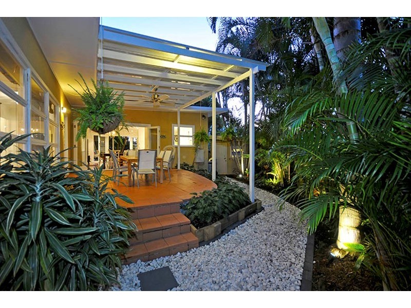 24 Savoy Drive, Broadbeach Waters QLD 4218