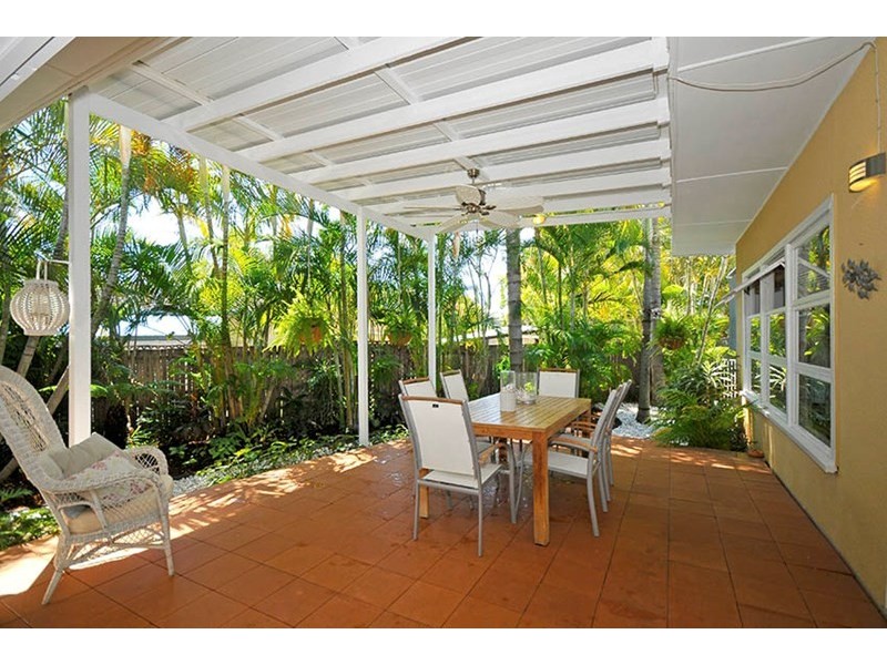 24 Savoy Drive, Broadbeach Waters QLD 4218