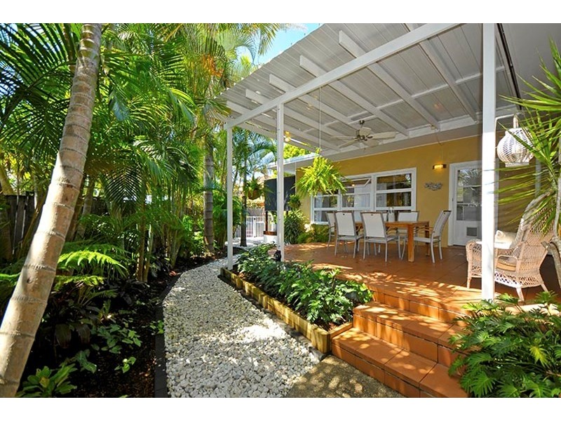 24 Savoy Drive, Broadbeach Waters QLD 4218