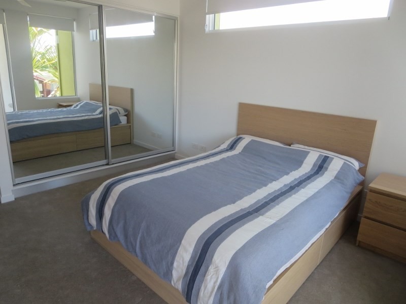 202/46-48 Peerless Avenue, Mermaid Beach QLD 4218