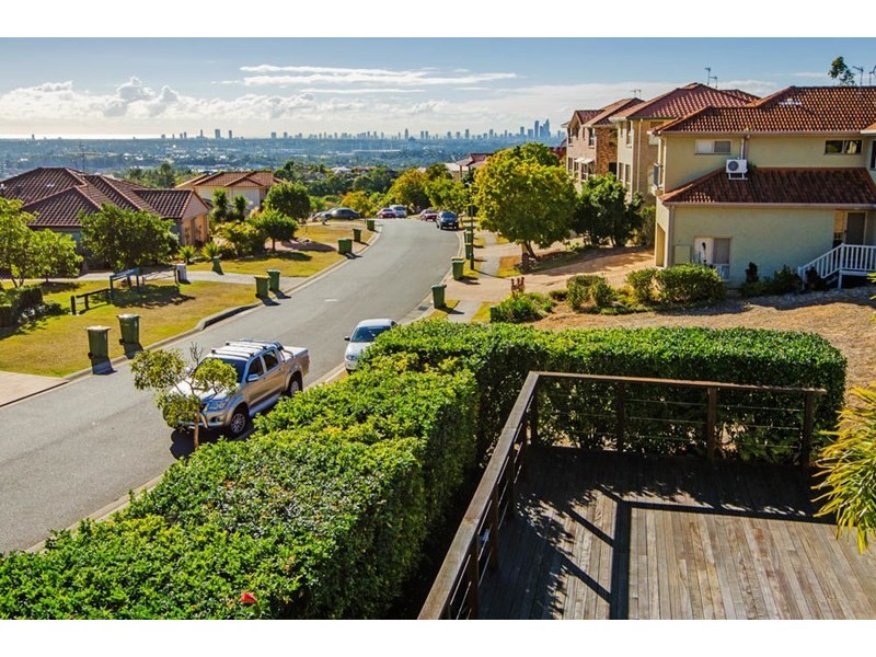 82 Kincaid Drive, Highland Park QLD 4211