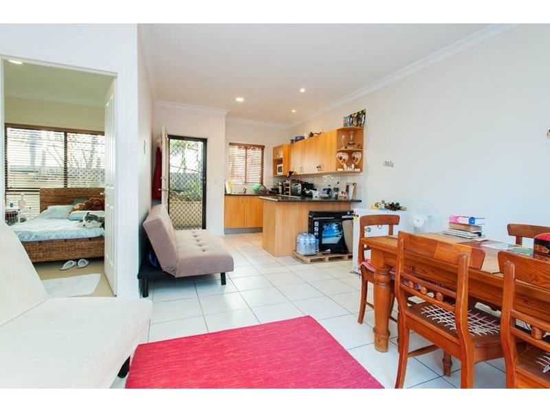 82 Kincaid Drive, Highland Park QLD 4211