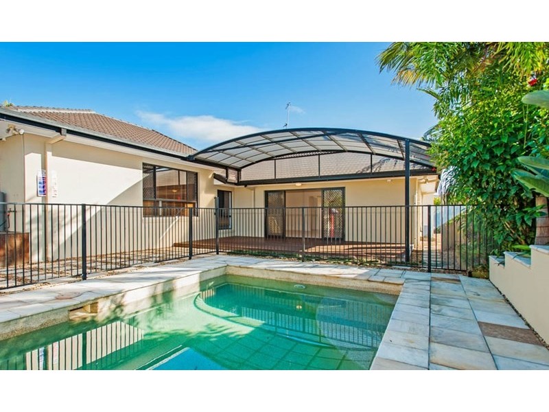 82 Kincaid Drive, Highland Park QLD 4211