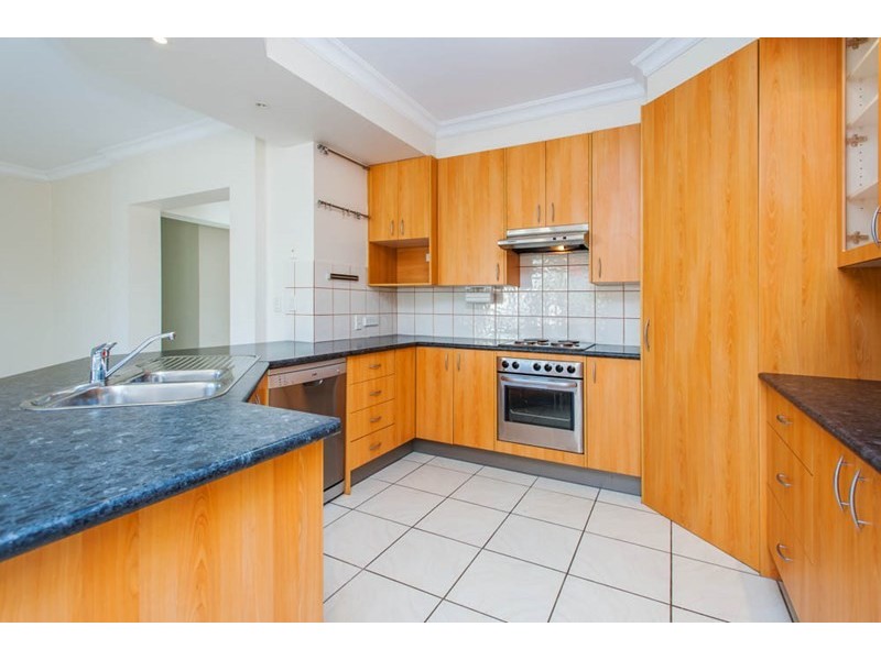 82 Kincaid Drive, Highland Park QLD 4211