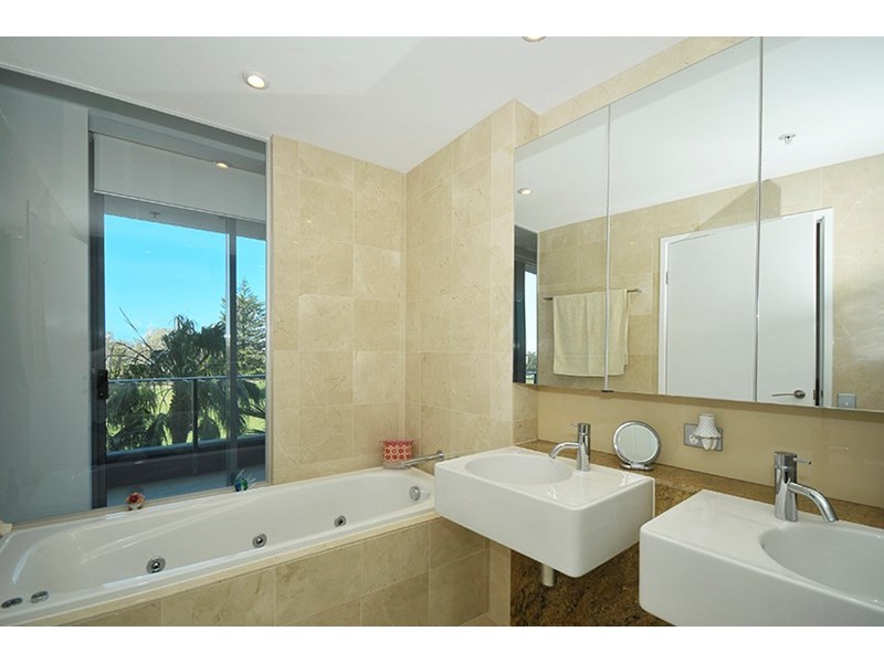 5/173 Old Burleigh Road, Broadbeach QLD 4218