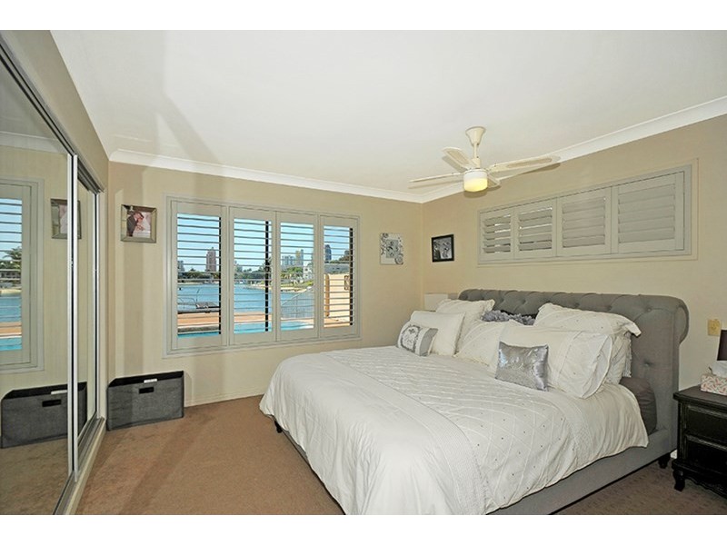 42 Rio Vista Boulevard, Broadbeach Waters QLD 4218