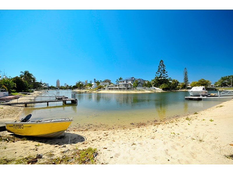42 Rio Vista Boulevard, Broadbeach Waters QLD 4218
