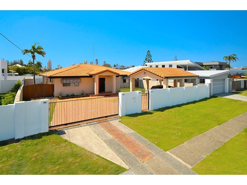 42 Rio Vista Boulevard, Broadbeach Waters QLD 4218