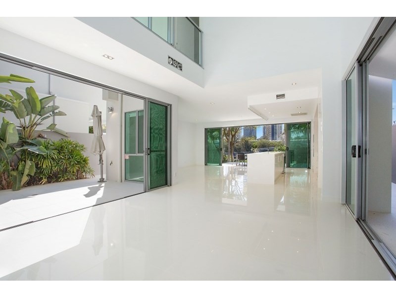 25 Miami Key, Broadbeach Waters QLD 4218