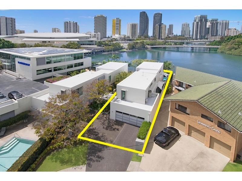 25 Miami Key, Broadbeach Waters QLD 4218