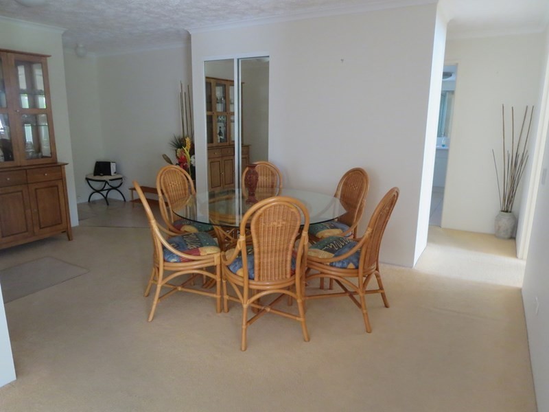 1/5 Mermaid Avenue, Mermaid Beach QLD 4218