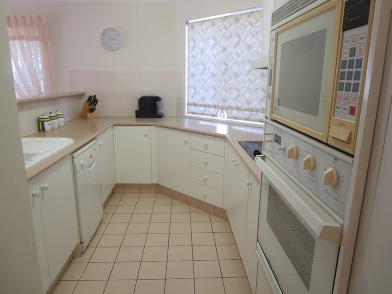 1/5 Mermaid Avenue, Mermaid Beach QLD 4218