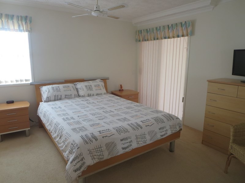 1/5 Mermaid Avenue, Mermaid Beach QLD 4218