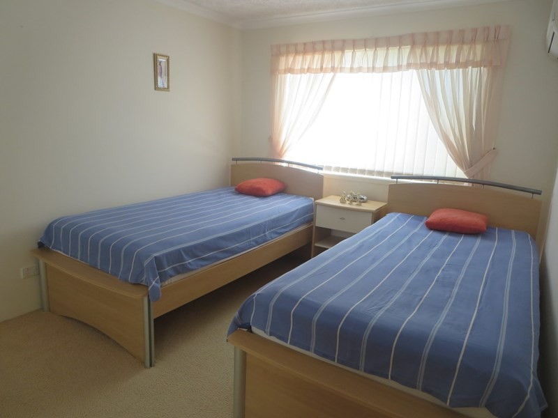 1/5 Mermaid Avenue, Mermaid Beach QLD 4218