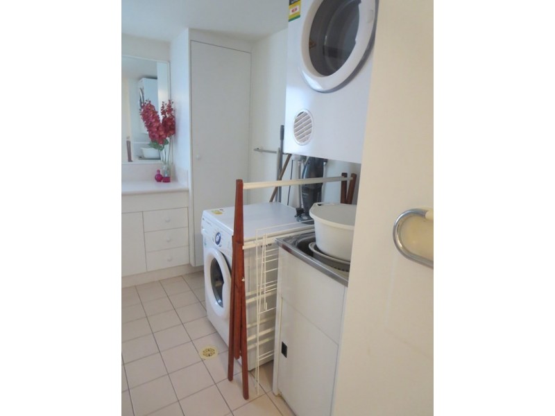 1/5 Mermaid Avenue, Mermaid Beach QLD 4218