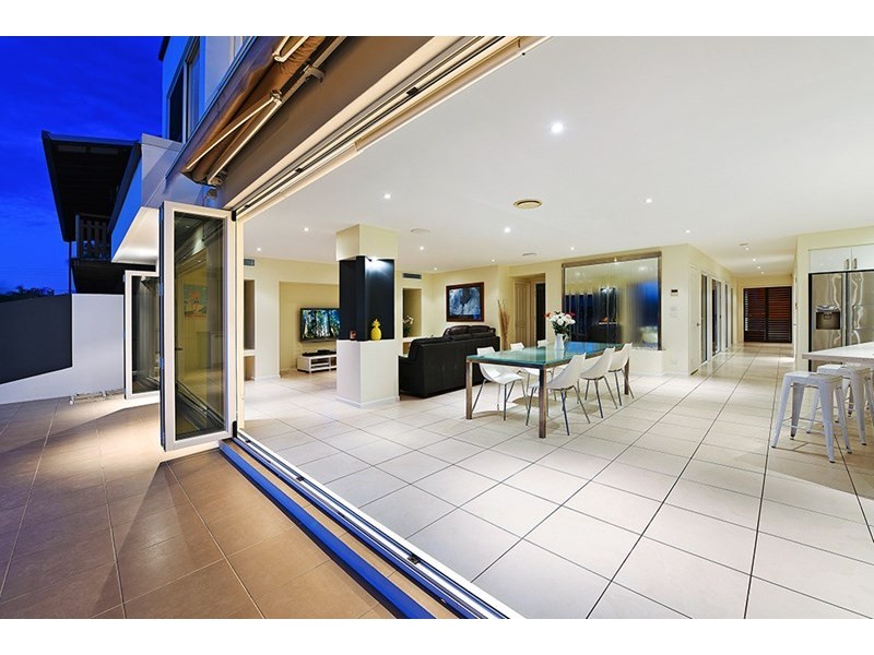 29 Remo Street, Isle Of Capri QLD 4217