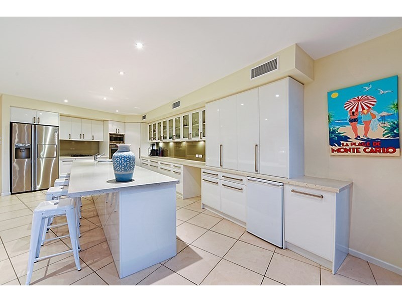 29 Remo Street, Isle Of Capri QLD 4217