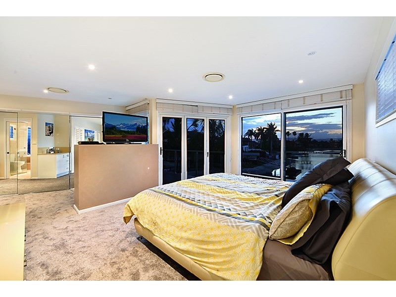 29 Remo Street, Isle Of Capri QLD 4217