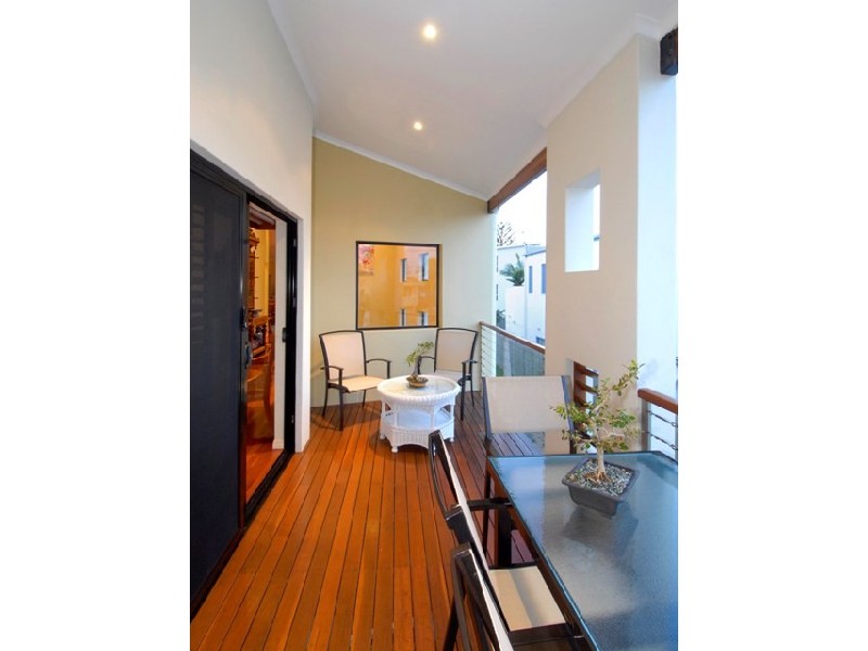 27 Arthur Street, Mermaid Beach QLD 4218