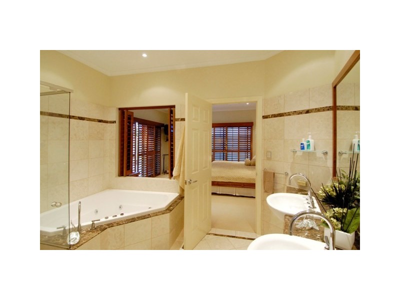 27 Arthur Street, Mermaid Beach QLD 4218