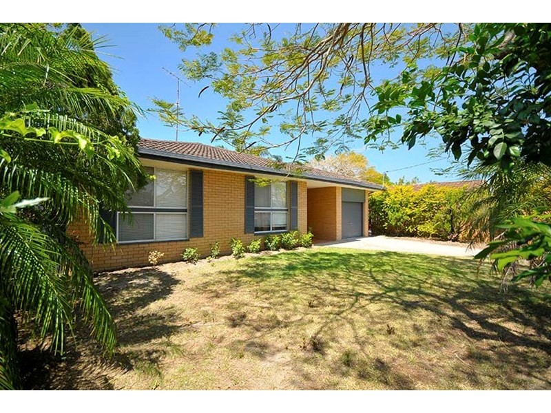 63 Alec Avenue, Mermaid Waters QLD 4218