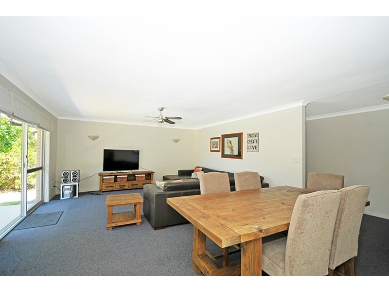 63 Alec Avenue, Mermaid Waters QLD 4218