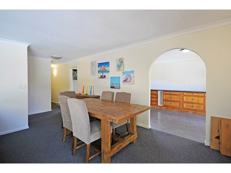 63 Alec Avenue, Mermaid Waters QLD 4218