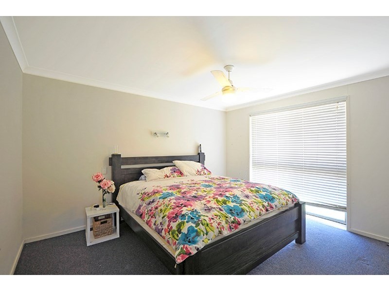 63 Alec Avenue, Mermaid Waters QLD 4218