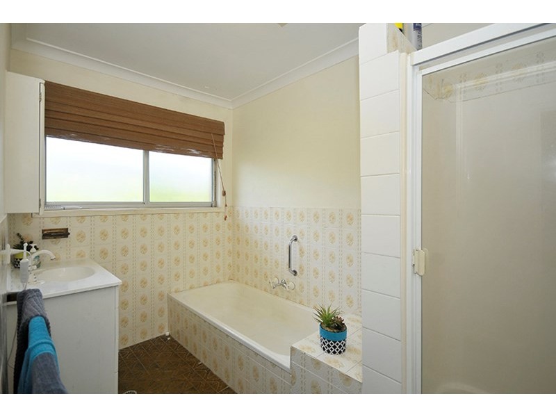 63 Alec Avenue, Mermaid Waters QLD 4218