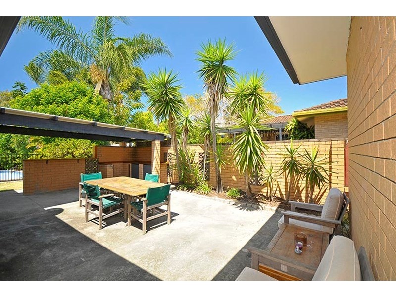 63 Alec Avenue, Mermaid Waters QLD 4218