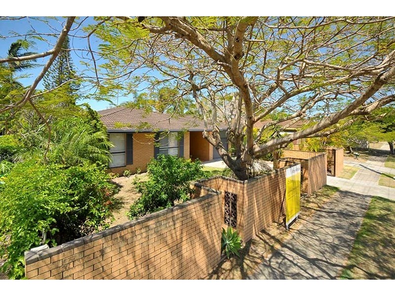 63 Alec Avenue, Mermaid Waters QLD 4218