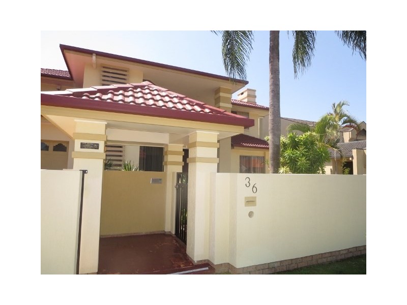 36 Beauty Point Drive, Robina QLD 4226