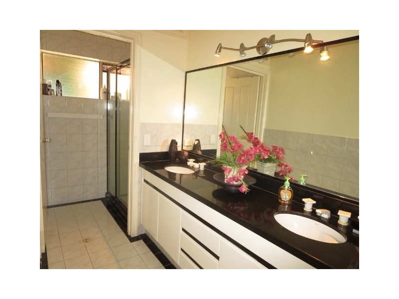 36 Beauty Point Drive, Robina QLD 4226