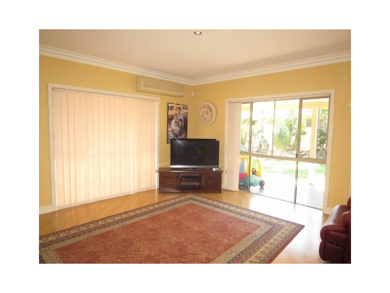 36 Beauty Point Drive, Robina QLD 4226