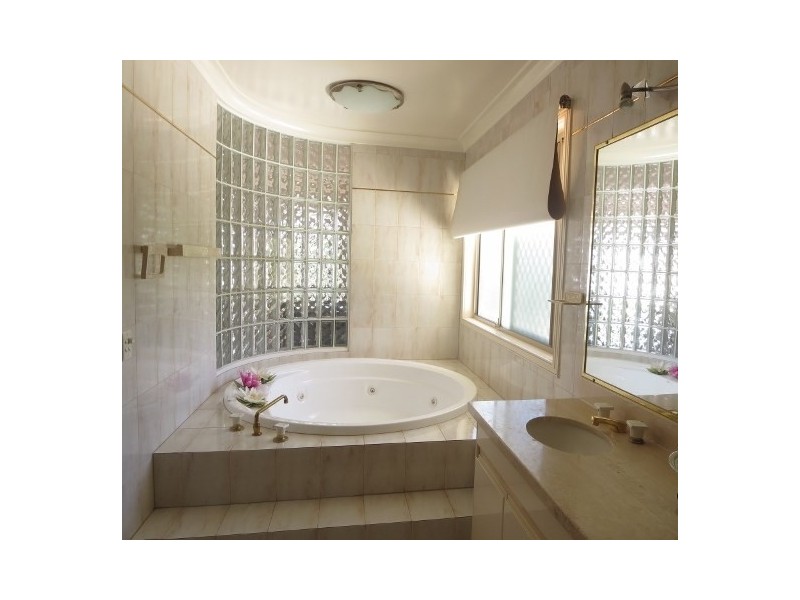 36 Beauty Point Drive, Robina QLD 4226