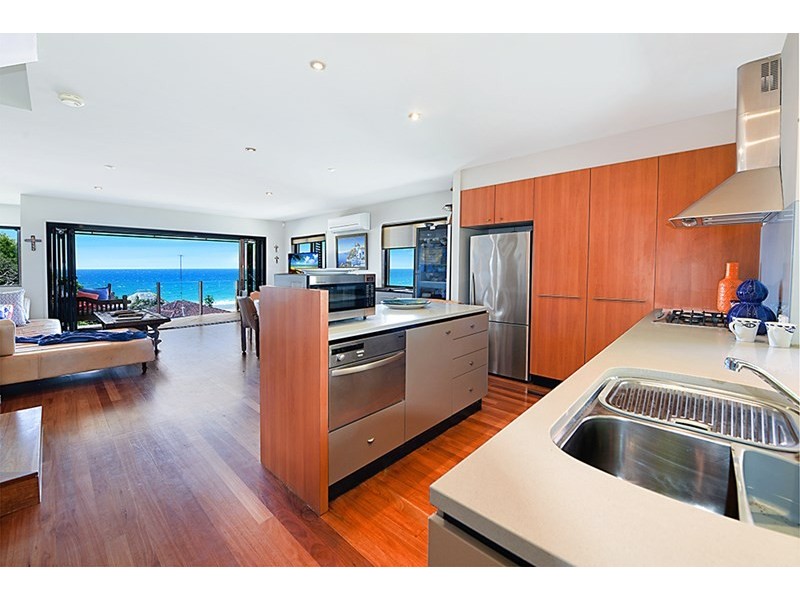 2/31 Woodgee Street, Currumbin QLD 4223