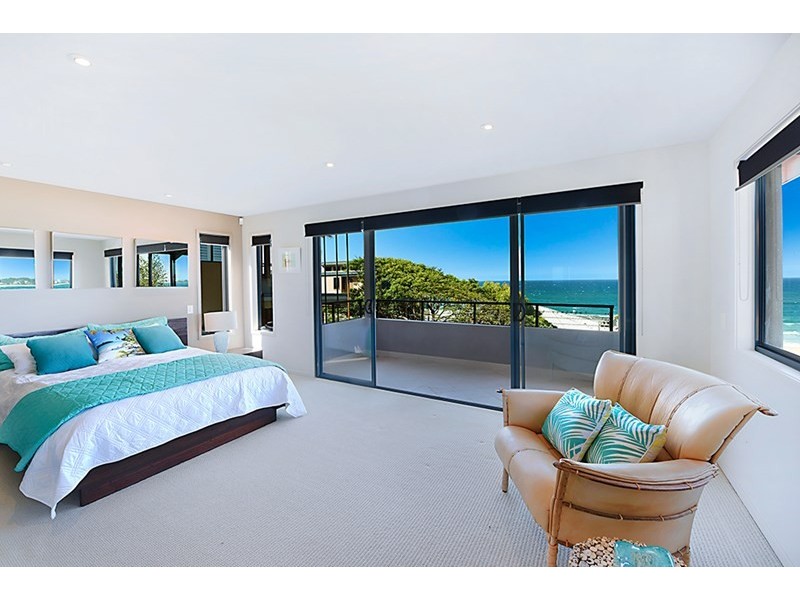 2/31 Woodgee Street, Currumbin QLD 4223