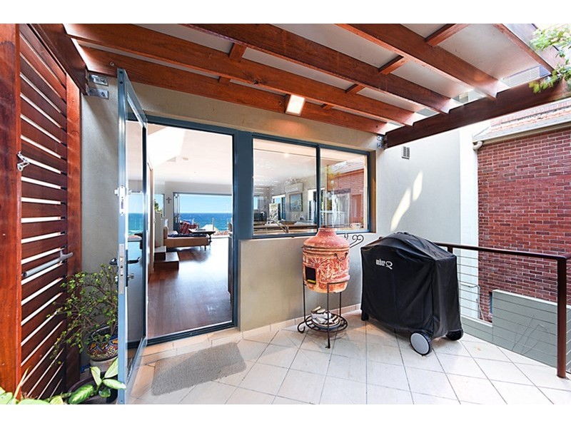 2/31 Woodgee Street, Currumbin QLD 4223