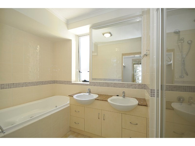 4/186-192 The Esplanade, Burleigh Heads QLD 4220