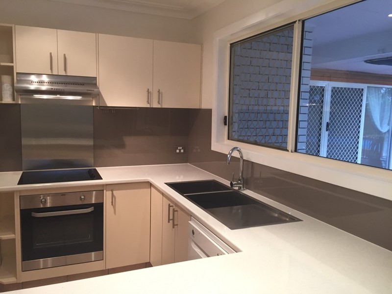 73 Clear Island Road, Broadbeach Waters QLD 4218