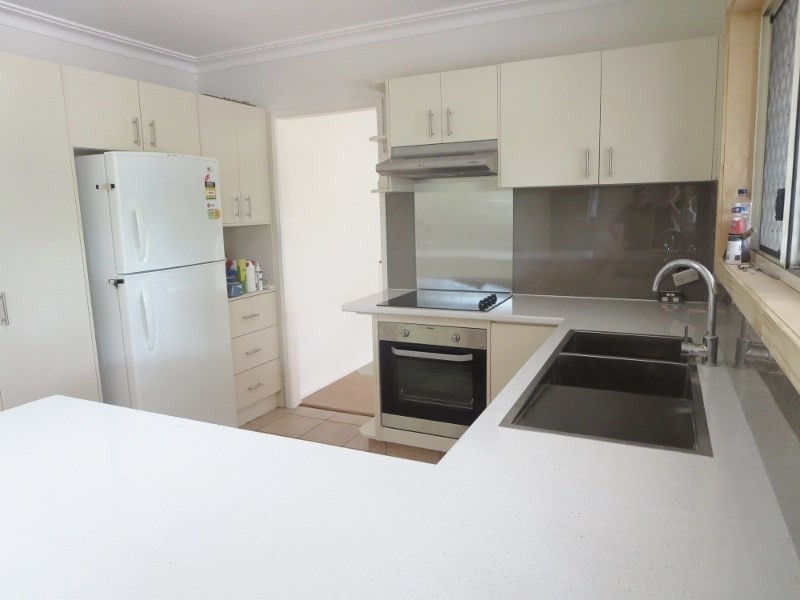 73 Clear Island Road, Broadbeach Waters QLD 4218