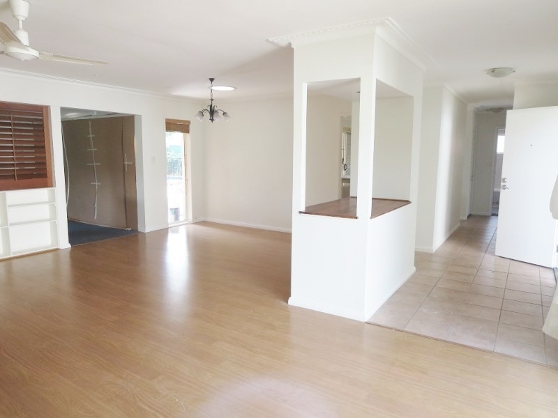 73 Clear Island Road, Broadbeach Waters QLD 4218