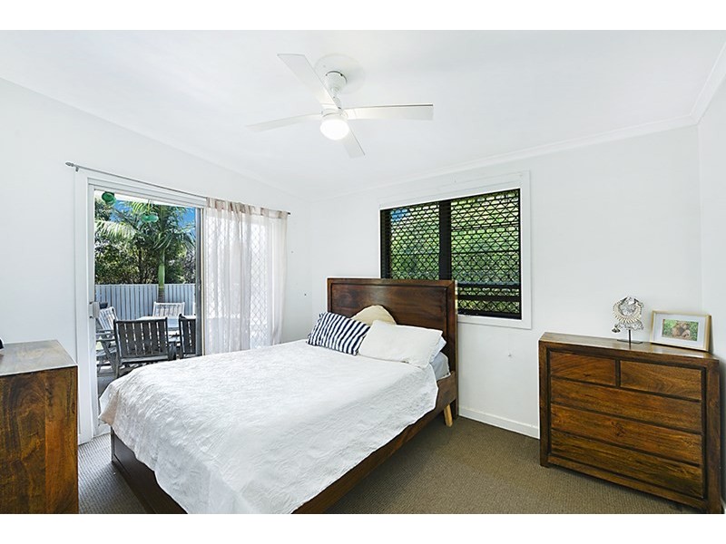 947 Gold Coast Highway, Palm Beach QLD 4221