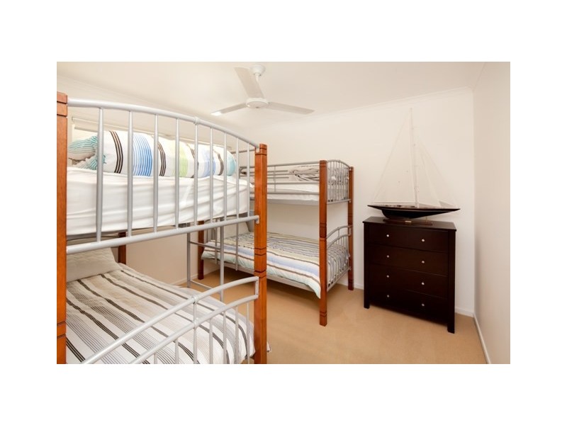 4 Grant Place, Broadbeach Waters QLD 4218