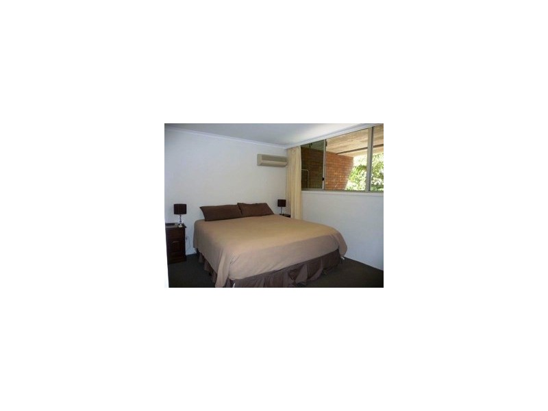 15/111 Rio Vista Boulevard, Broadbeach Waters QLD 4218