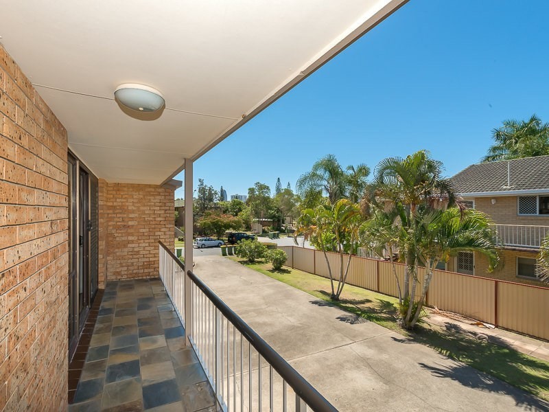 5/3 Angie Court, Mermaid Waters QLD 4218
